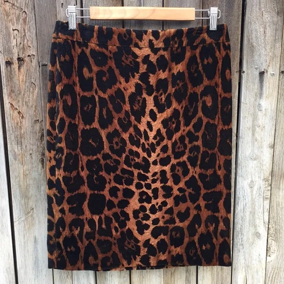 NWT Talbots Leopard Print Velvet Pencil Skirt 4P - Picture 7 of 13